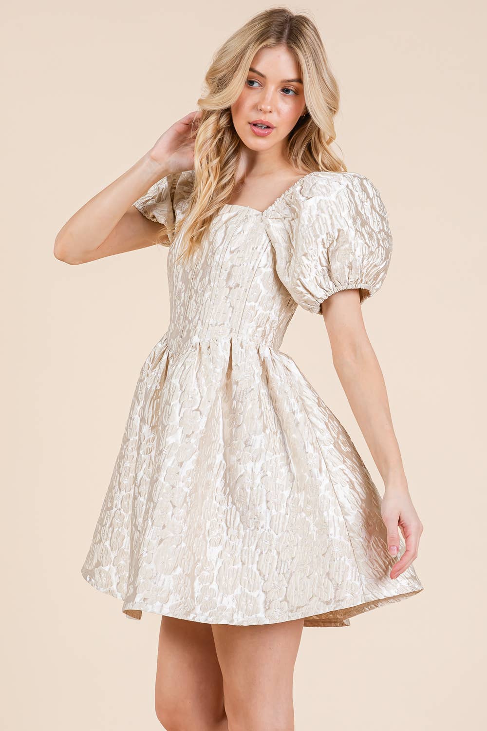 GeeGee x Lovelo – Großhandel Kleid – Damen – Jacquard-Minikleid mit Blumenmuster, MD515031