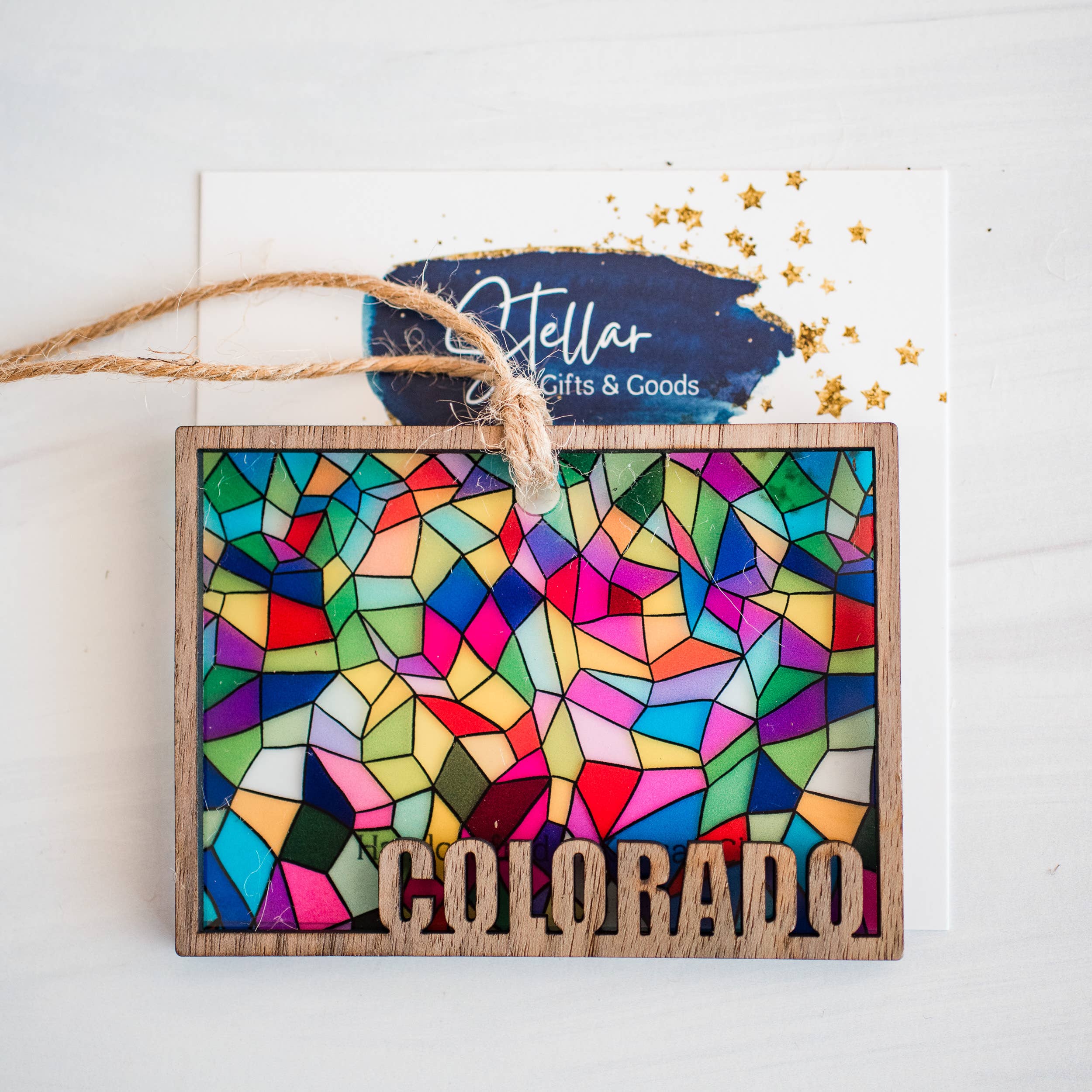 Stellar Gifts & Goods Wholesale - Vente Objets de décoration - Ornements - Vitrail Fête d'État - Noël Local6