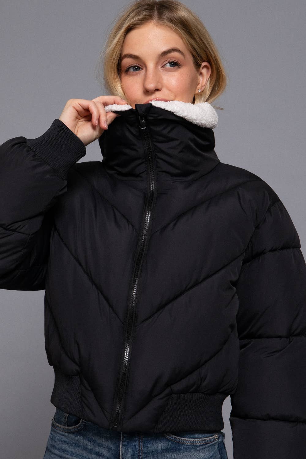 Active Basic | Active USA – Engroshandel Puffer jacket - Dame – Langærmet pufferjakke med sherpa-krave3