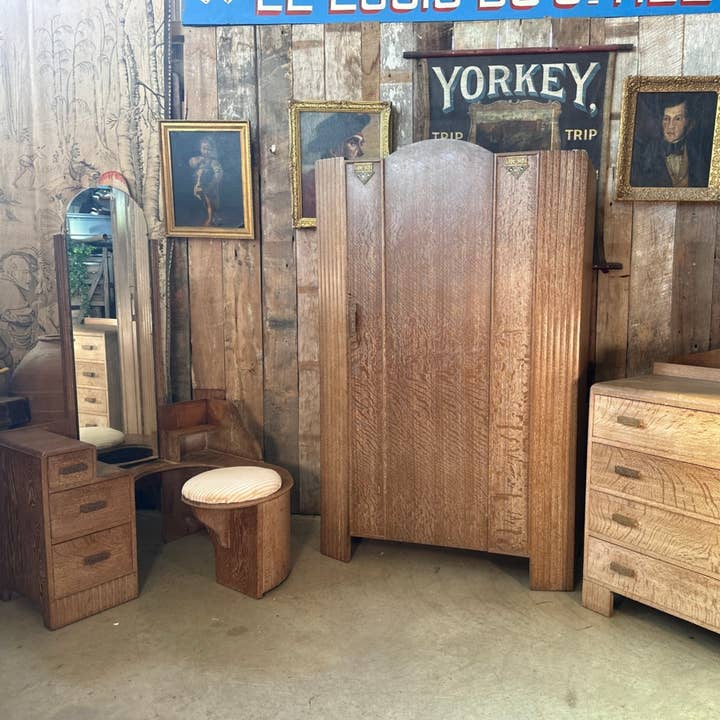 Conjunto de Quarto Art Déco em Carvalho Antigo, c. 1930 por atacado de belvoir