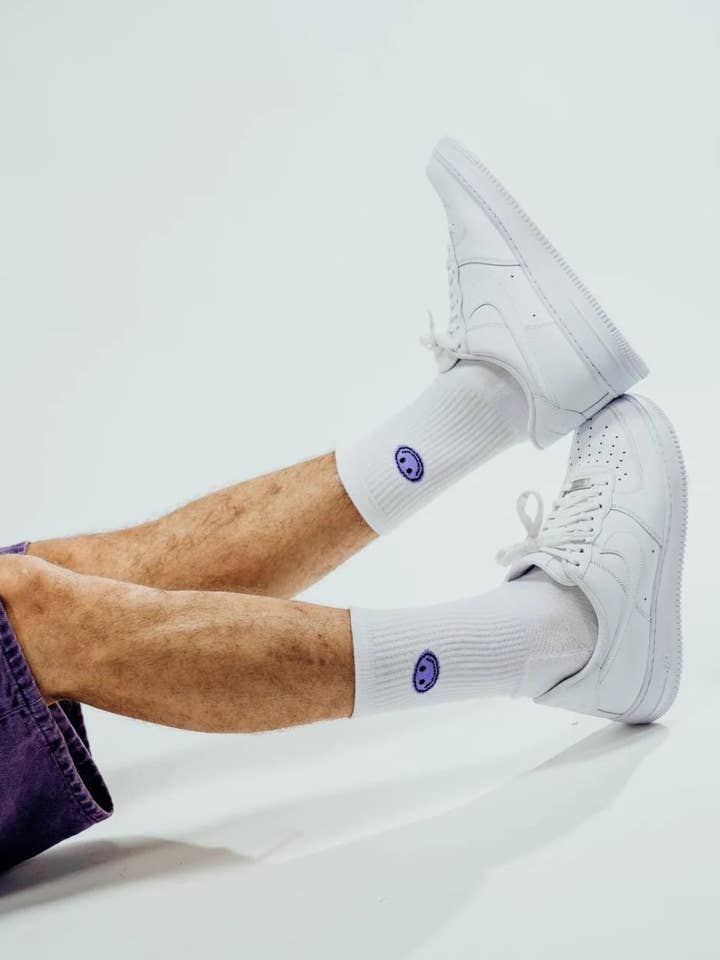 No Bad Days Club - Wholesale Socks - Unisex - SMILEY LAVENDER