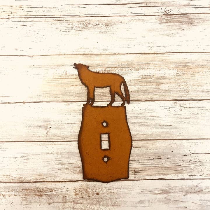 Universal Ironworks USA - Wholesale Light Switch Cover/Plate - Wolf Single Toggle Switch Plate