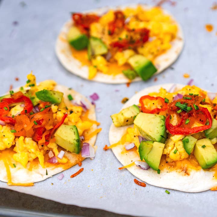 Suhey Peppers - Wholesale Pickled Vegetables - "Medium" Heat - Peppers in Olive Oil (15.5oz)1