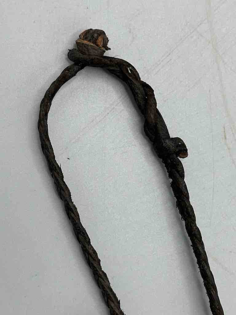 The Niger Bend – Colar pingente/pendente por atacado – Colar Máscara Latão Shell Couro & Cowrie Shell - Mali7