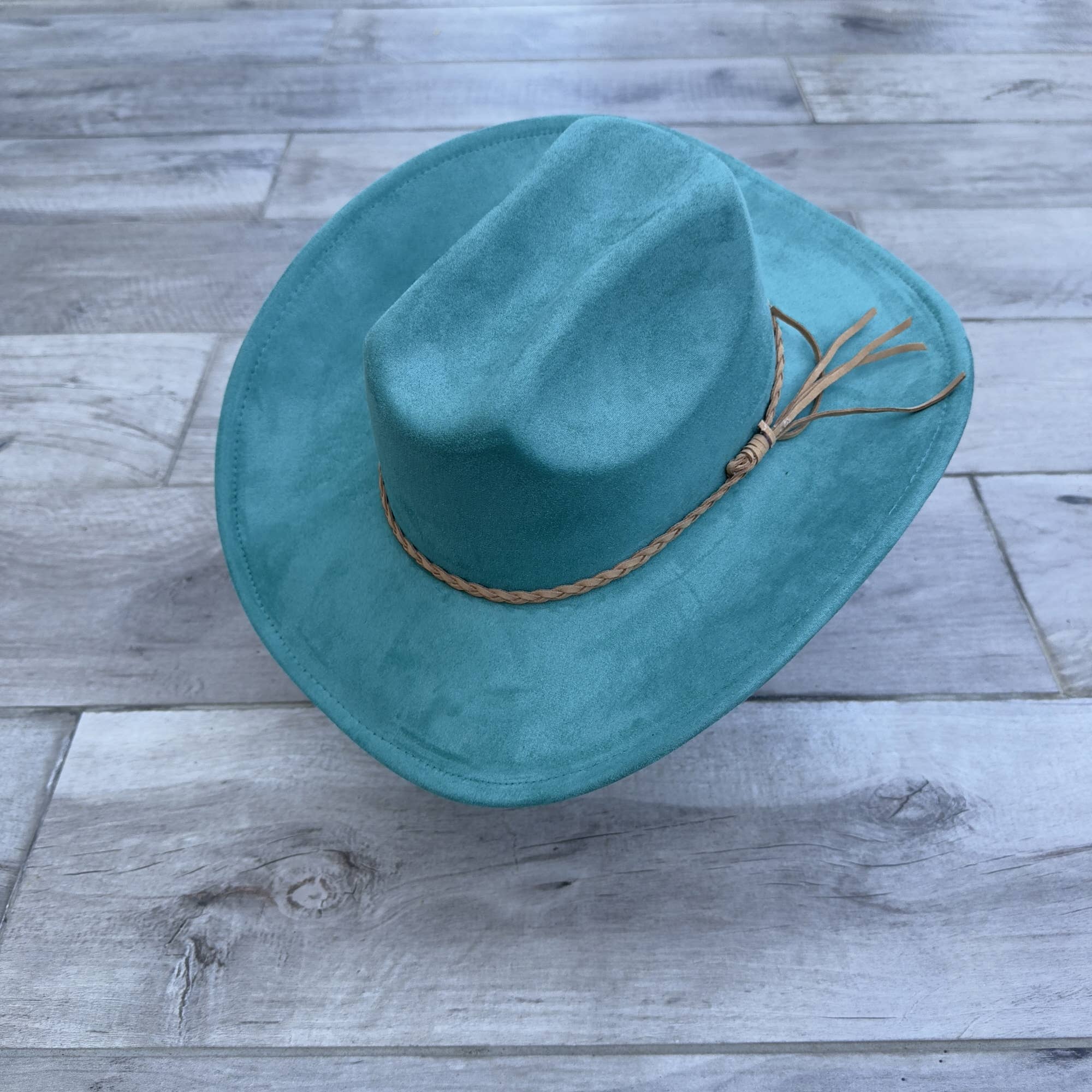 Queens INC - Wholesale Cowboy Hat - Women's - 🤠 Vegan Suede Cattleman Cowboy Hat W/ Suede Hat Band 11