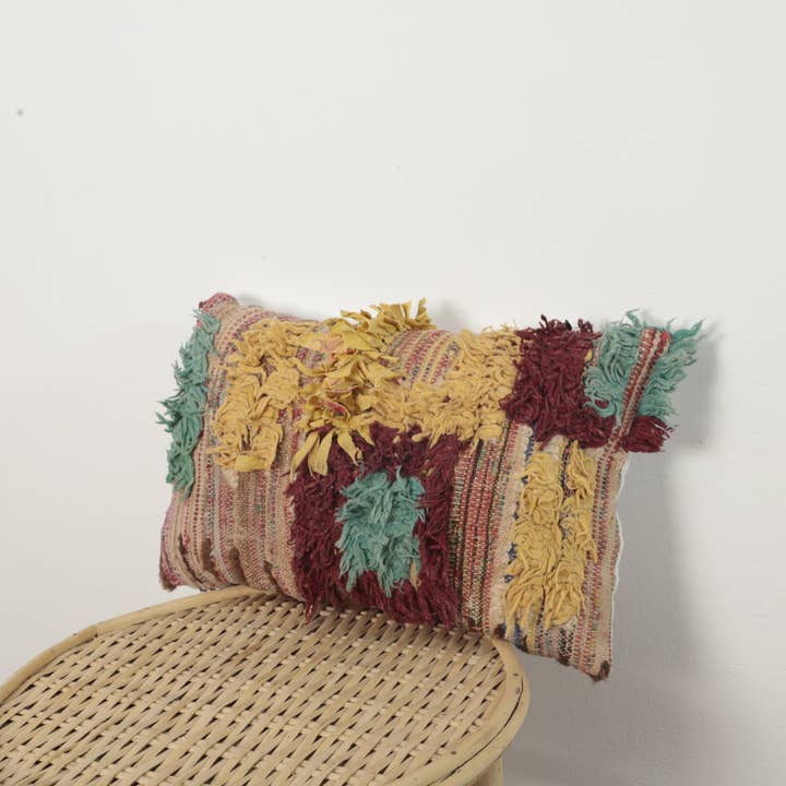 MUSMUSRUGS - Wholesale Throw/Decorative Pillow - Moroccan Wool Pillow with Shaggy Stripes – 46×28 cm1