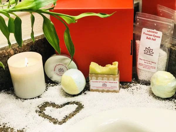 Relaxcation - Wholesale Bath & Body Set - Bath and Spa Gift Basket for Women5