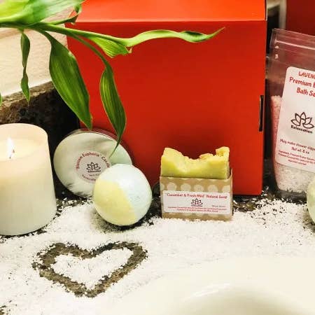 Relaxcation - Wholesale Bath & Body Set - Bath and Spa Gift Basket for Women5