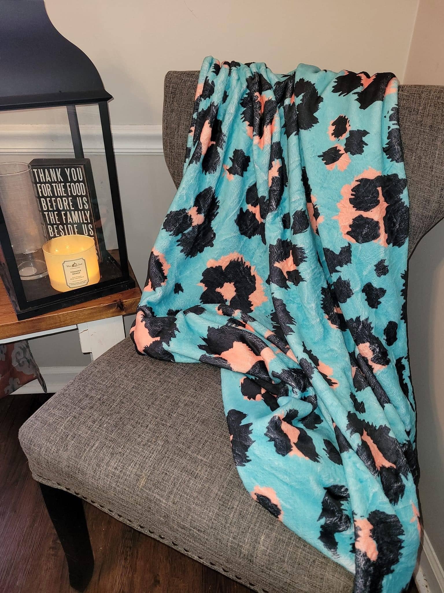 Dixie Bella - Wholesale Throw Blanket - Fleece Printed Blankets1