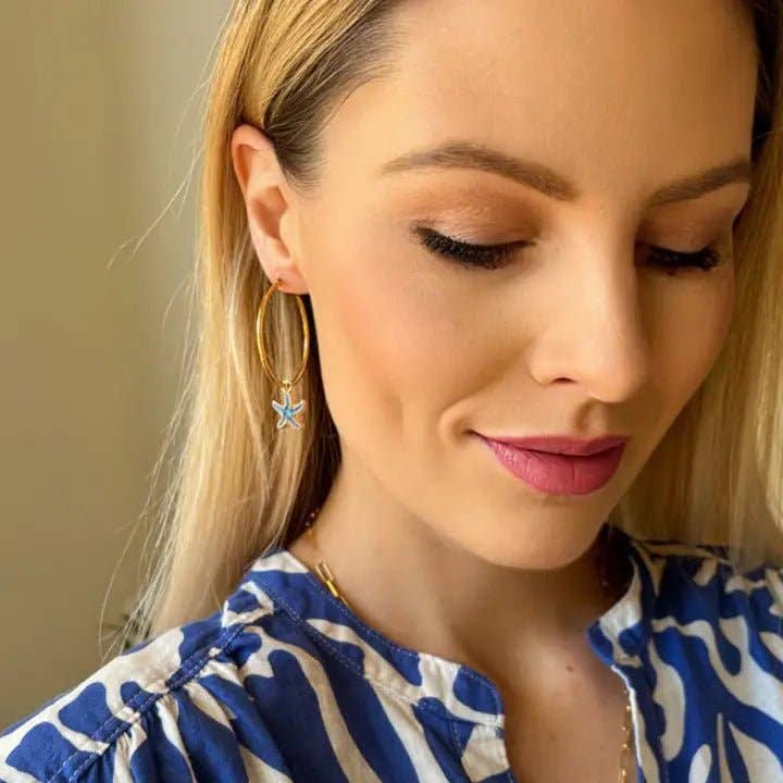 OE! – wholesale Hoop-örhängen – OCEAN STAR – Creoler med emaljerade sjöstjärnor1