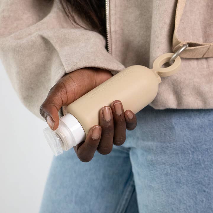 Qisu – wholesale Pet cleaning supplies – Urine Cleaning Bottle | Woof 'n' Wash™5