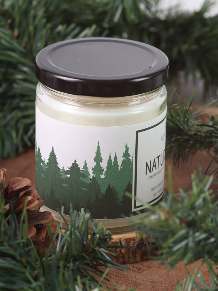 Bougie Nature Hike 7oz avec couvercle pour la vente par The Benevolent Boutique
