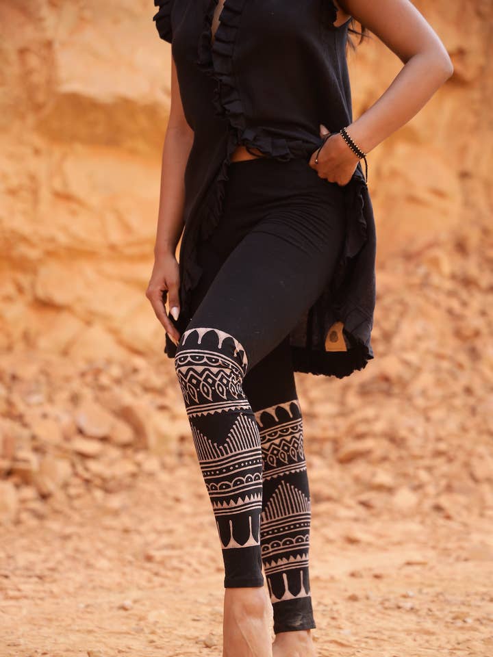 EGYPTISCHE STAM LEGGINGS - ZWART voor wholesale door Arya Clothing