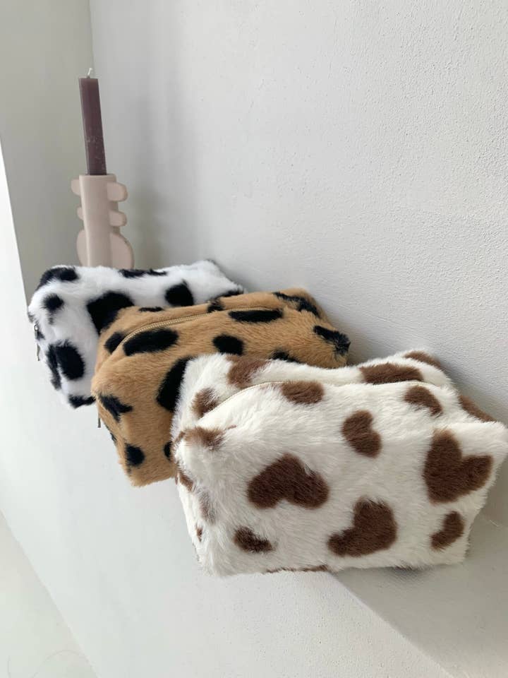 Herzmotiv-Kunstfell-Etui CY208-210JH für den Großhandel von BYREN | ÉLINE L'ATELIER