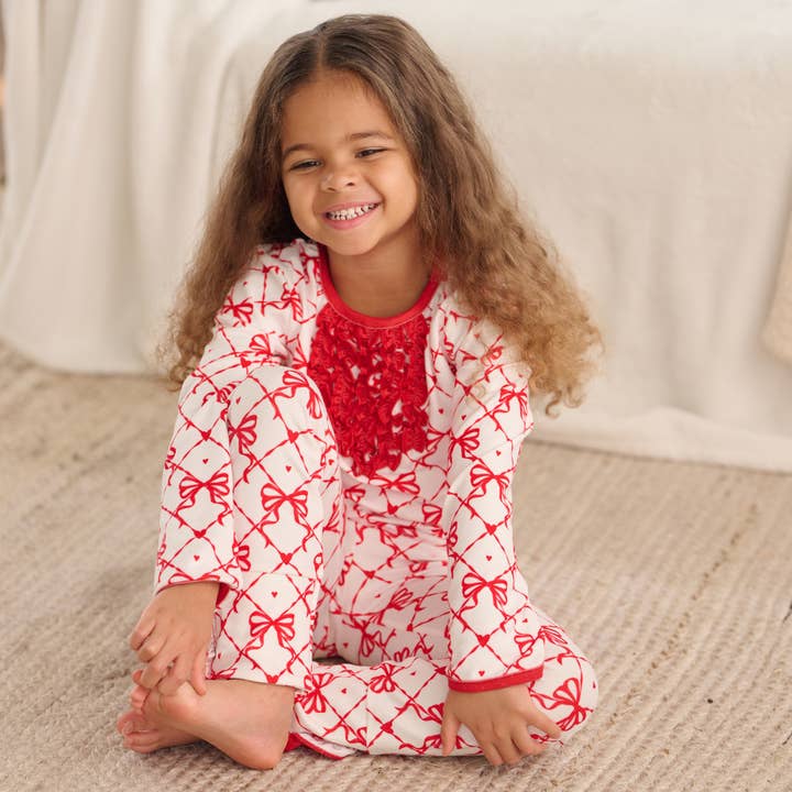 Sugar Bee Clothing - Venta al por mayor Conjunto de pijama - Niños - Pijamas con solapa trasera Ruffle - Sé mío