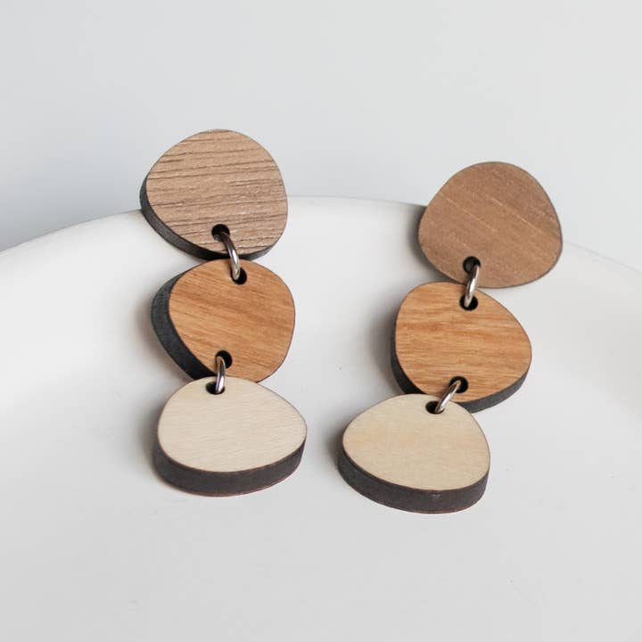 Pebble Drop Ohrhänger aus Holz für den Großhandel von Elise Design Company