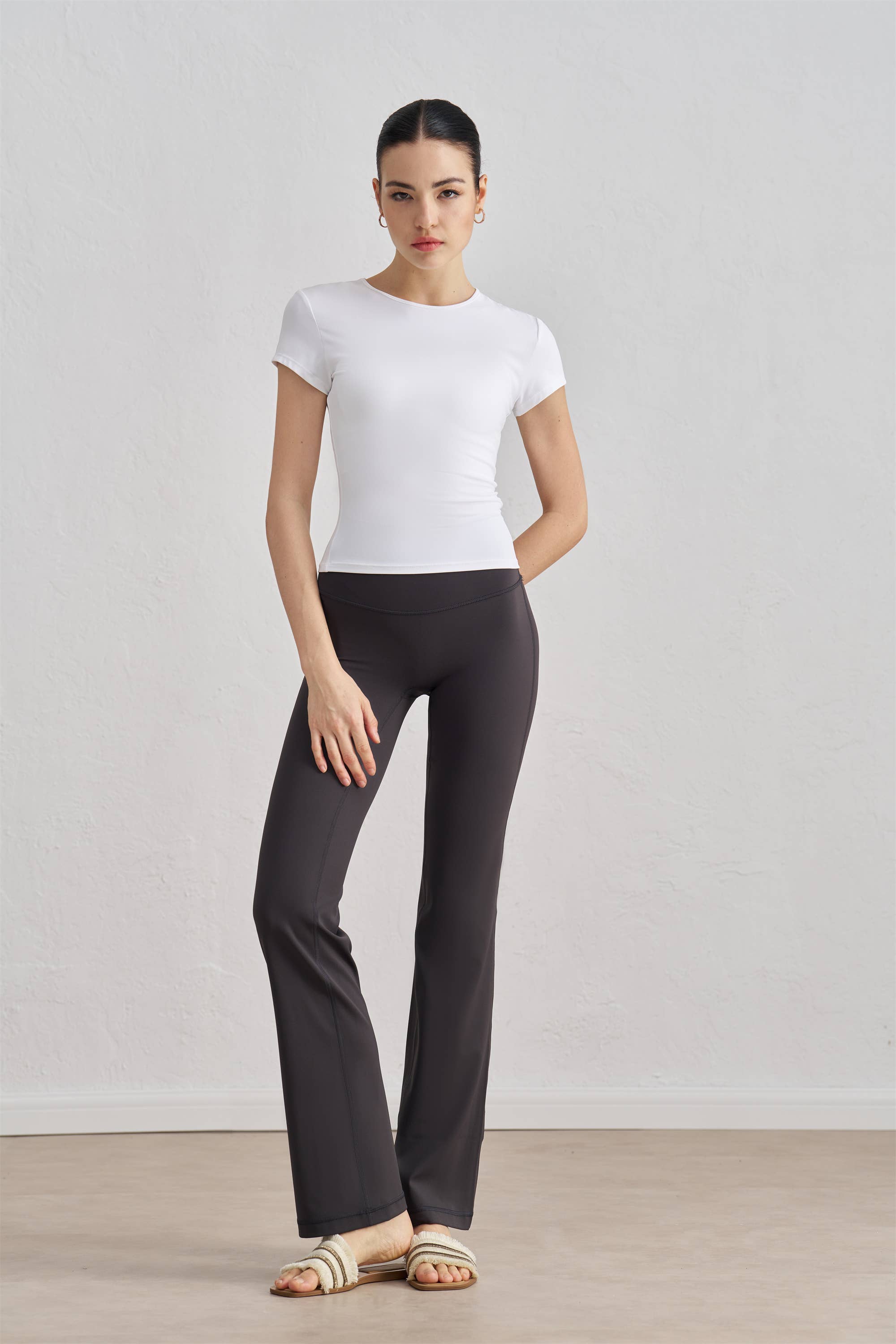 91thelabel - Vente Pantalon de sport – femme - Pantalon de yoga taille haute évasé sculptant Athena6