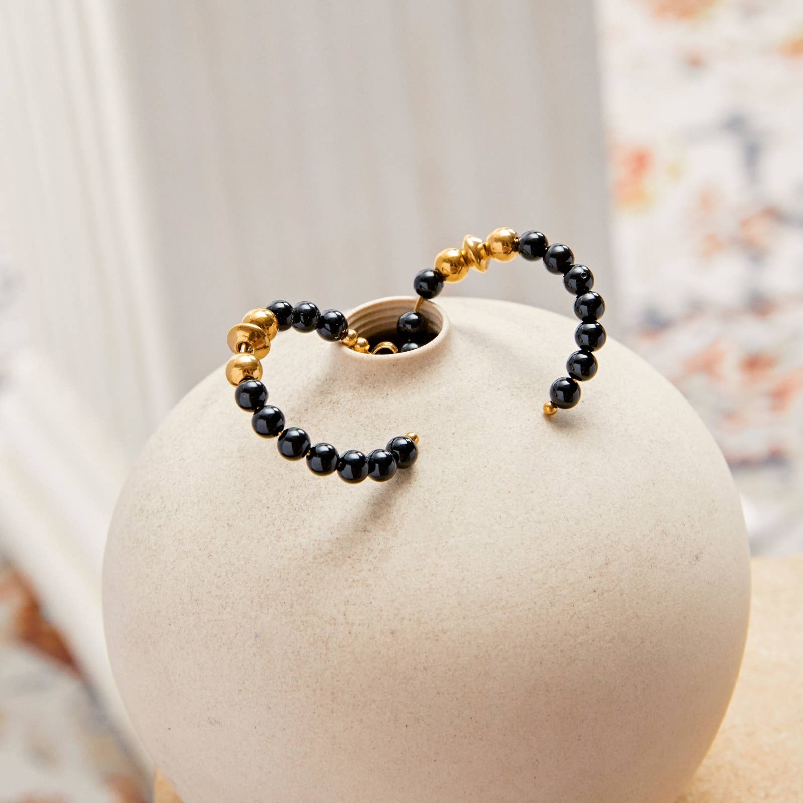 Lovelika – Engroshandel Enkeltøreringe – Creoler med naturlige sten - Freesia4