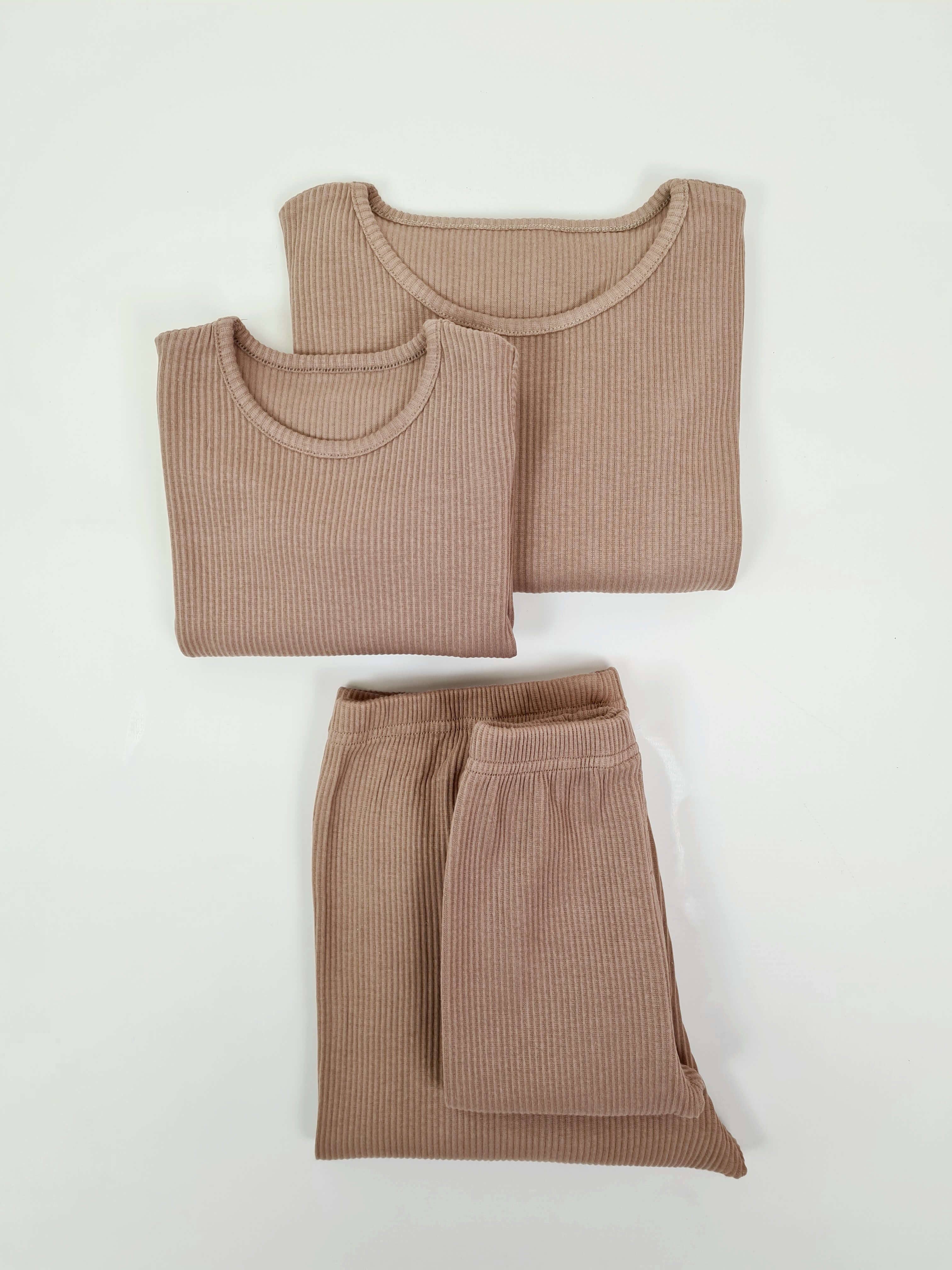 DreamBuy – Großhandel Mama-Kind-Set – Personalisierte Unisex Ripp-Loungewear für Erwachsene, passende Schlafanzüge4