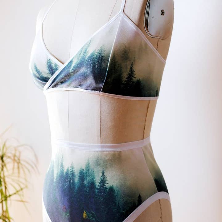 Hey Mavens! – Großhandel Bralette – Damen – Cover of Clouds Bralette//Weicher Cup-BH aus Baumwolle mit Waldmuster7