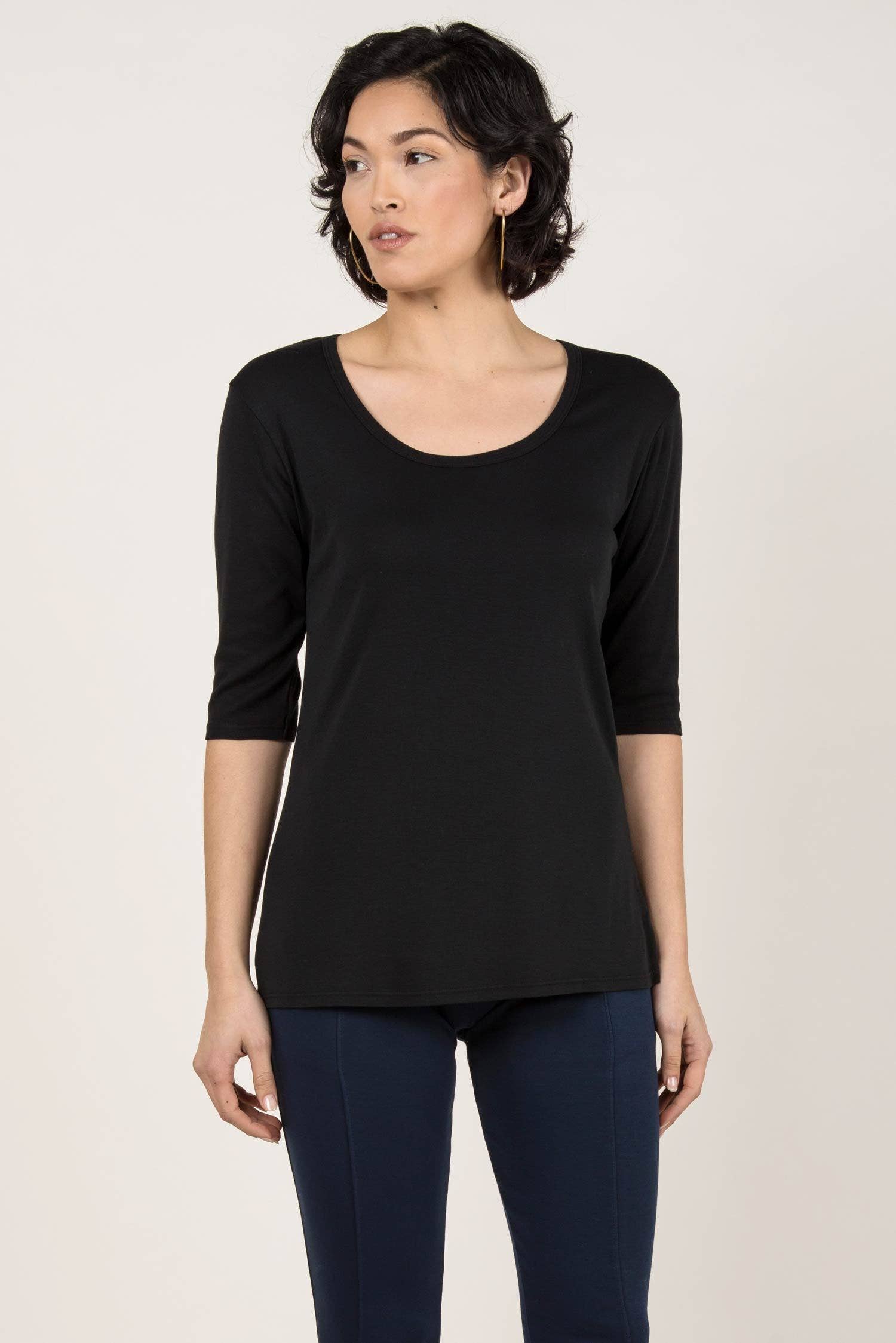 INDIGENOUS Impact Fashion – wholesale T-shirt (utan tryck) – Dam – VÄSENTLIG SCOOP TEE0