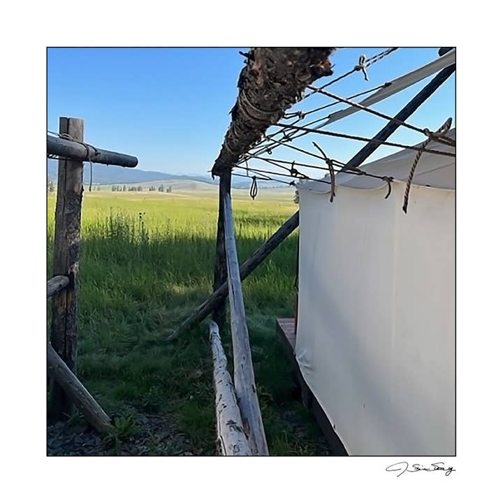 Tipi Montana pour la vente par Signature Image Gallery