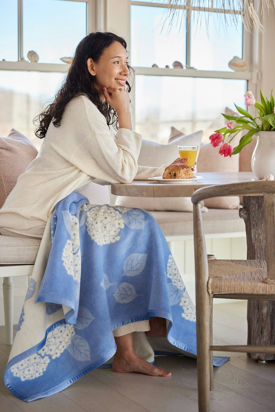 ChappyWrap - Wholesale Throw Blanket - Hydrangeas Bluebell Blanket12