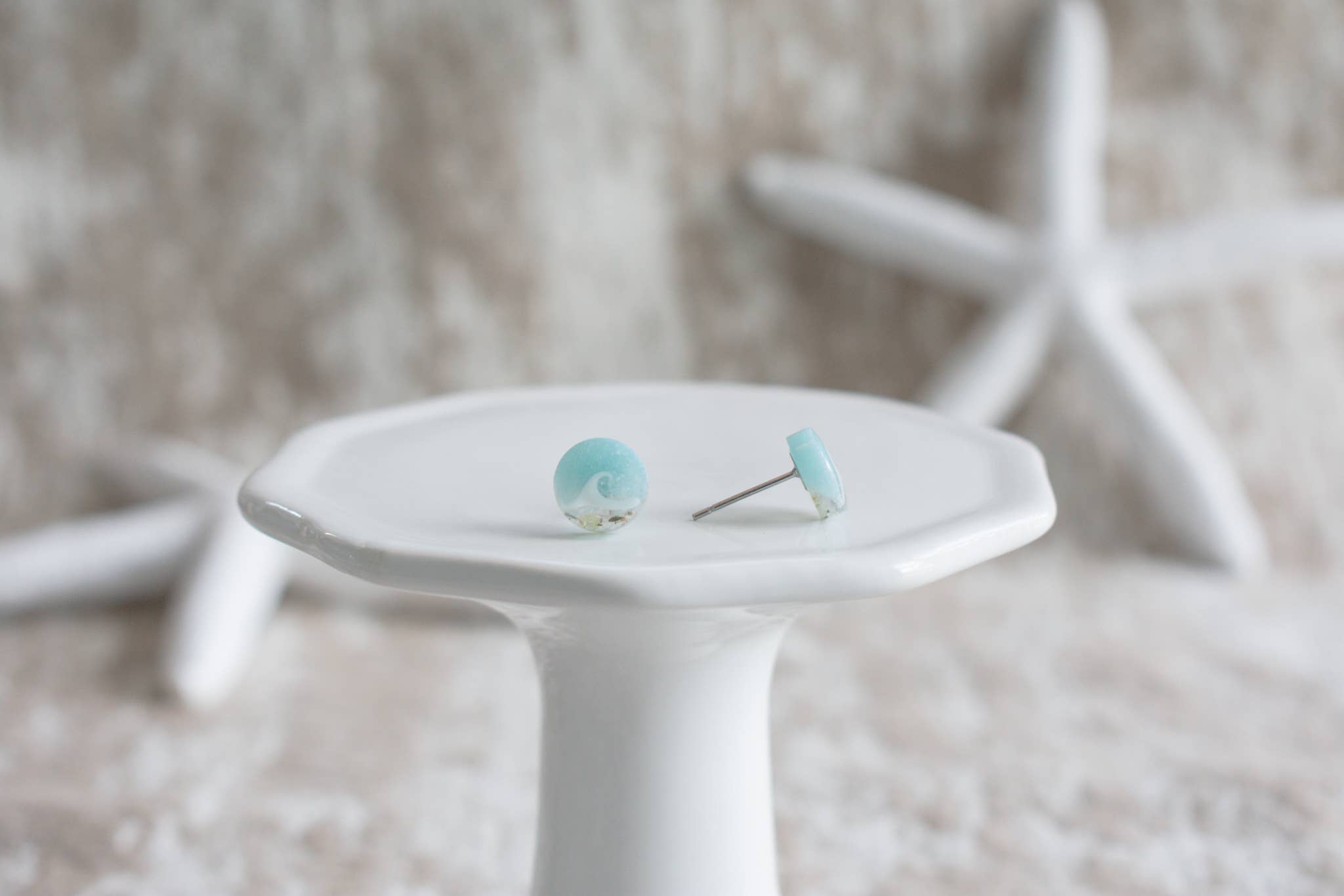 Sandy Beaches Shop - Wholesale Knopjes/oorstekers - Op maat gemaakte mini-wave-oorknopjes van zand | Beach Sand 10