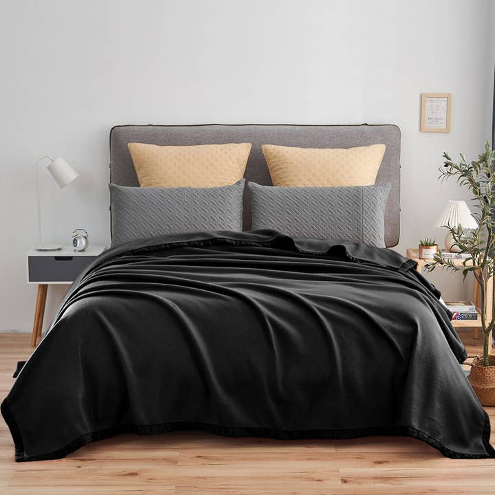 JML - Wholesale Bedding blanket - Soft Cozy Oversized Plush Warm Fleece Bed Blanket, Black1