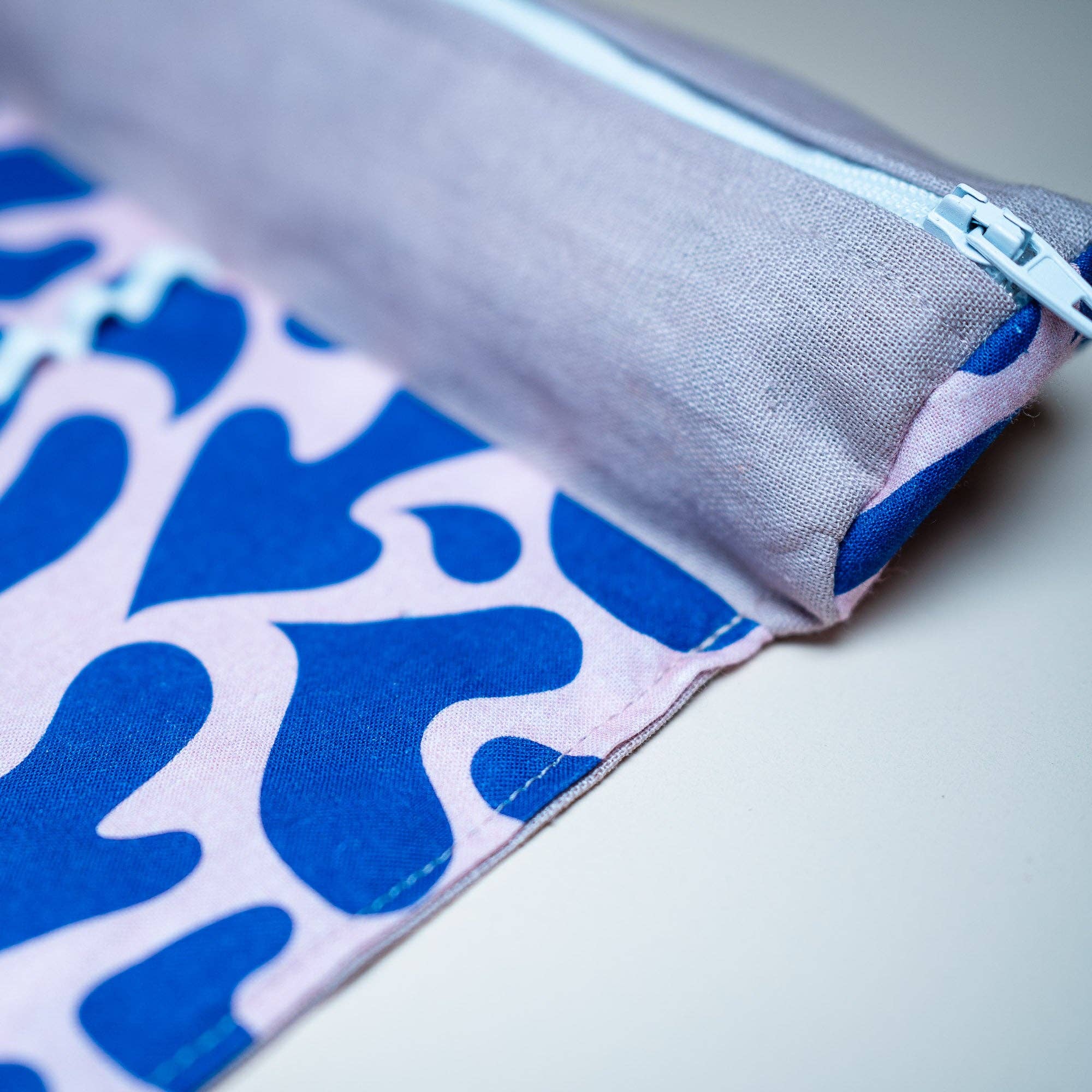 Tochter von Walter – Bolsa/estojo para lápis por atacado – Estojo pequeno rosa e azul para lápis3