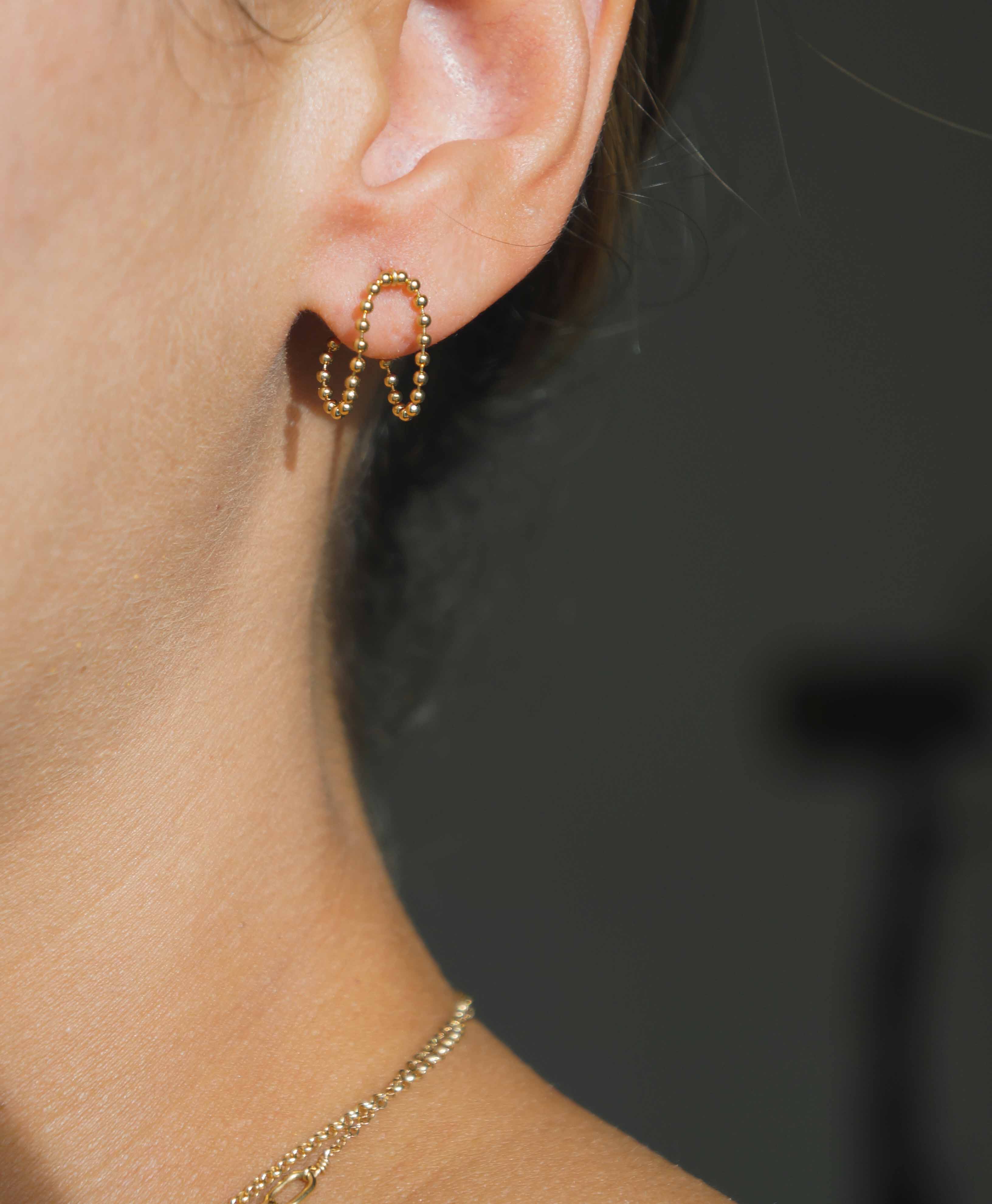 KOZAKH - Vendita all'ingrosso Orecchini a cerchietto - Orecchini Venla Huggie2