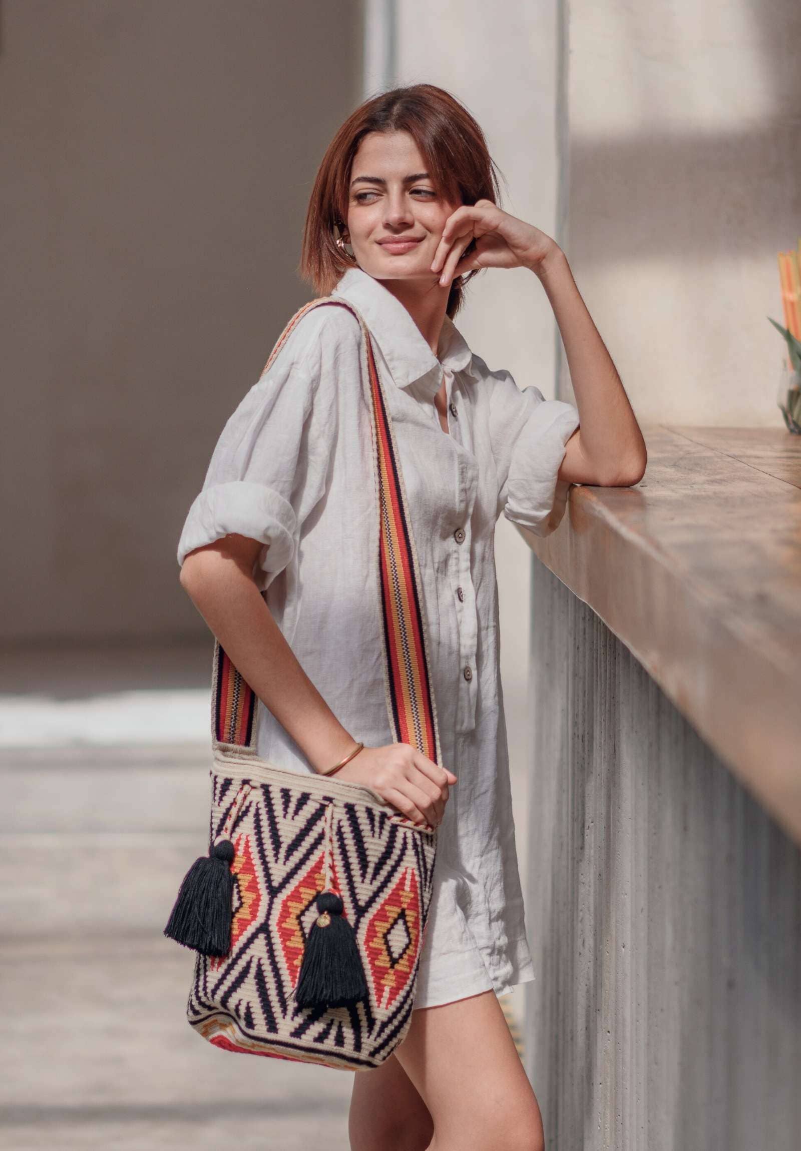 Lombia + Co. – Großhandel Umhängetasche - Damen – Beliebte Wayuu-Tasche im tribal Design (Dama Größe L)4