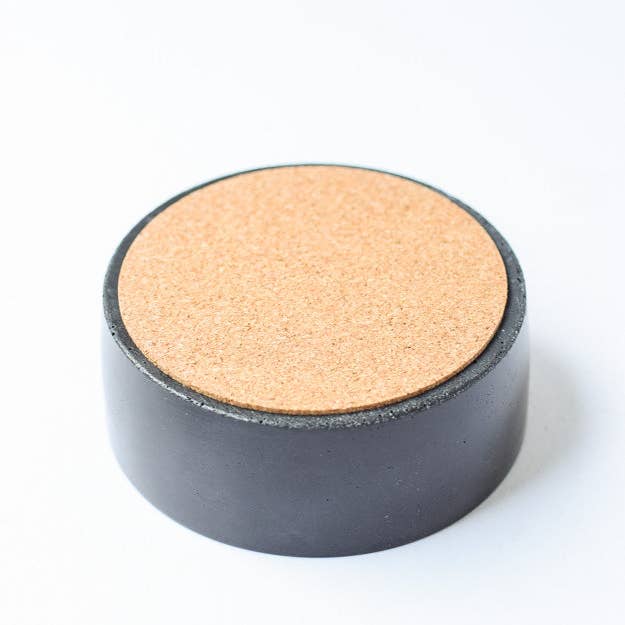 Cedar & Stone Garden – wholesale Salt & pepper shaker set – Concrete Salt Cellar with Wood Lid