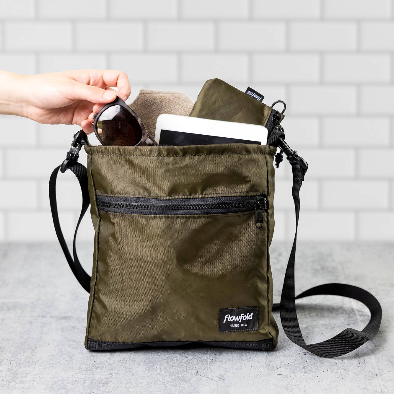 Flowfold - Wholesale Crossbody Bag - Unisex - Odyssey Crossbody 3L - Small4