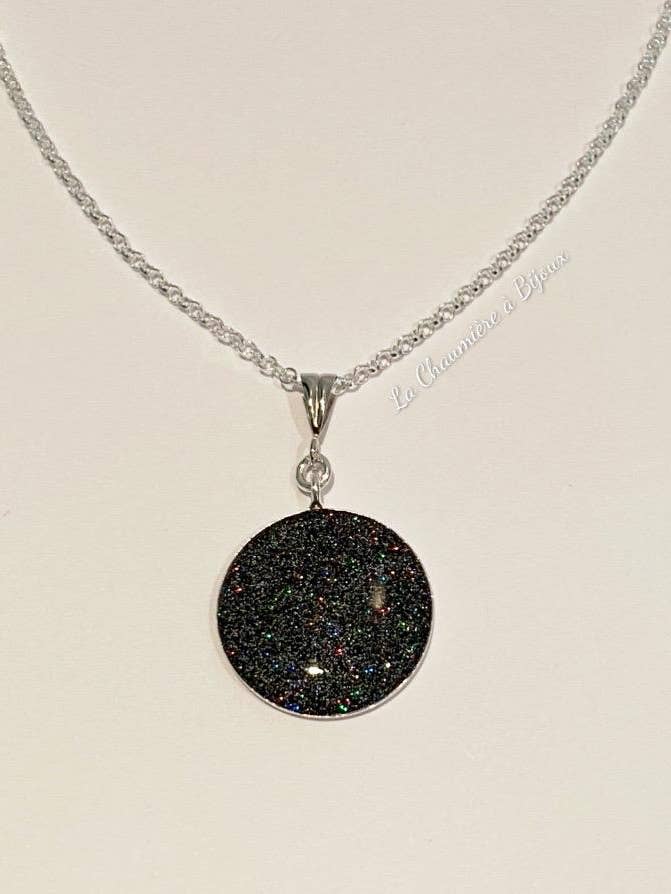 Grijze ketting - „holographic petroleum grey” voor wholesale door La Chaumière à Bijoux