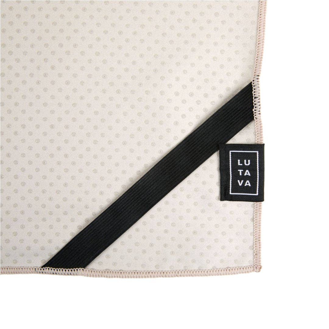 Lutava - Wholesale Yoga Towel - Pilates Reformer Skyn2