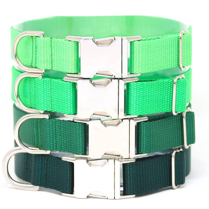 Collare per cani in tessuto verde, fibbia in metallo argentato, prodotto negli Stati Uniti per la vendita all'ingrosso da parte di Zaley Designs