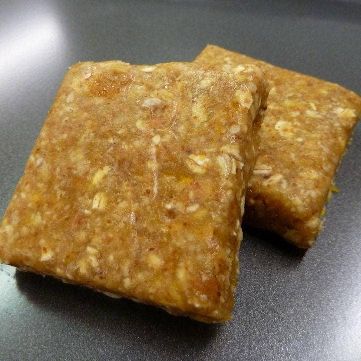 ERG! Bars – Engroshandel Snackbars – Abrikos P'Butter ERG! - Kasse med 12 barer1
