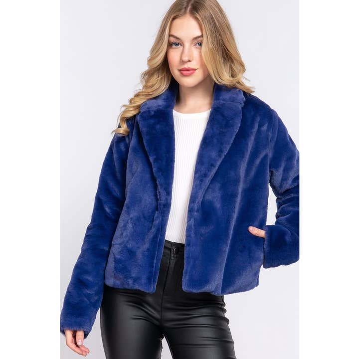 VESTE À COL CRANTÉ SUR LE DEVANT pour la vente par Paperdoll