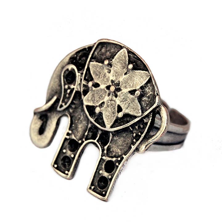 Gypsy Winds Bcn – wholesale Cocktail/statement ring – Silver Hippie Elephant Ring