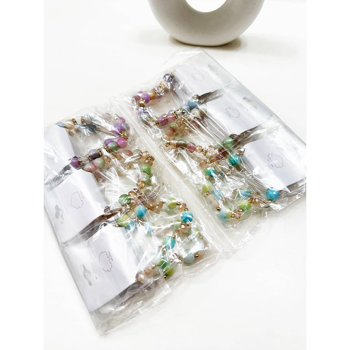 MÉLANGER LA COULEUR Bracelets extensibles en perles mélangées aux teintes douces en vente sur Faire8