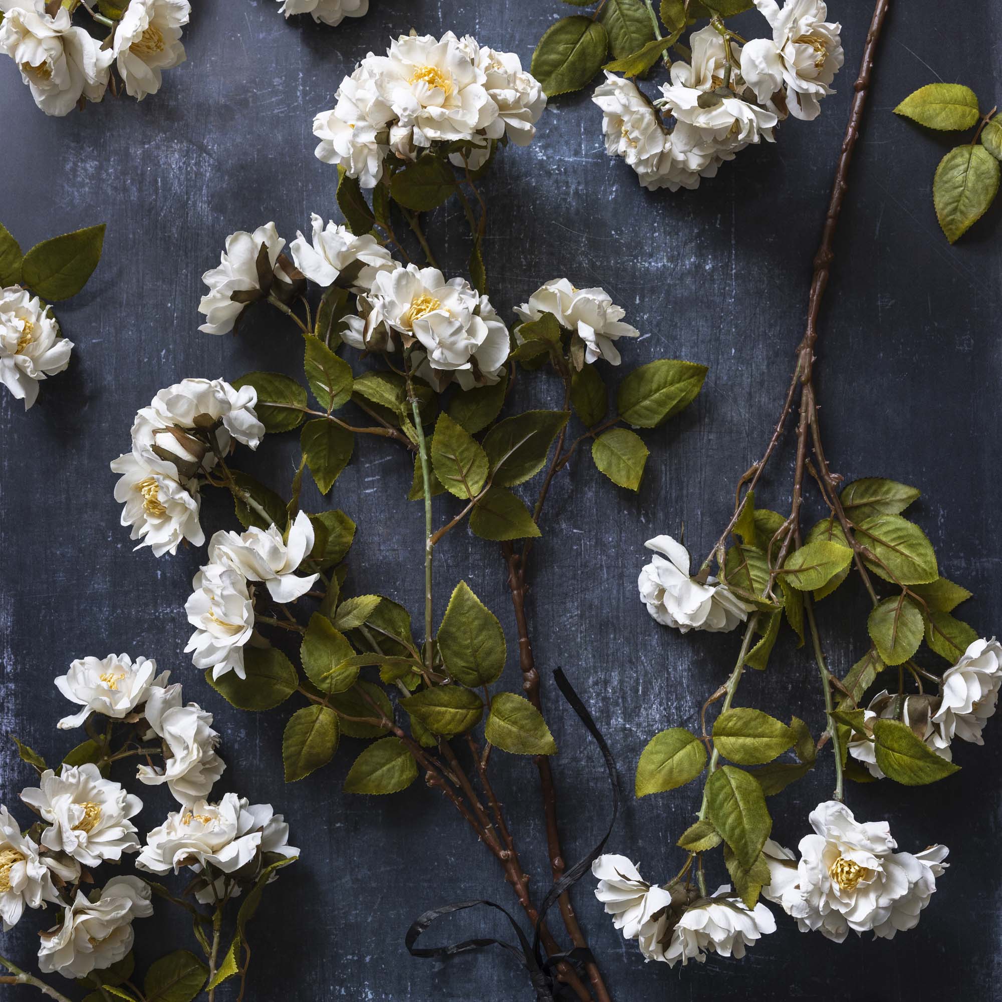 Abigail Ahern – wholesale Artificial flowers – ARTIFICIAL ROSE SPRAY, CREAM2