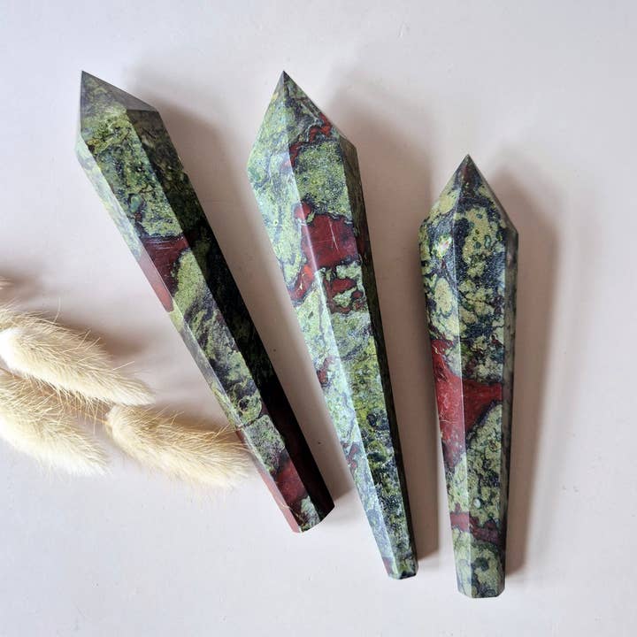 Cetro de Varinha de Pedra Preciosa de Sangue de Dragão 15-18cm (Pedra de Sangue de Dragão) por atacado de Moonlight Gemstones