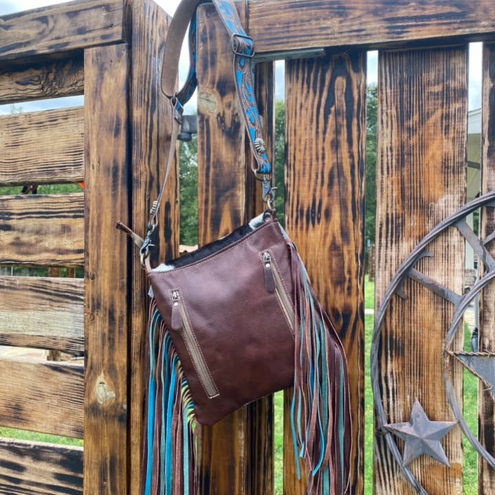 Texas Western Cowhide Bags and More - Vente Sac à bandoulière – femme - Sac western à franges en cuir de vachette usiné Myra - Sac à bandoulière2