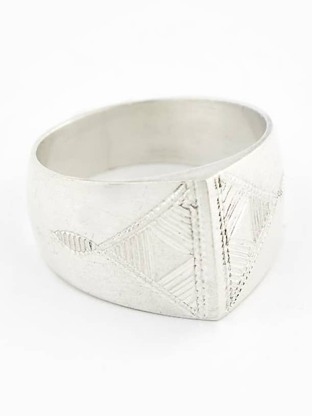 Bague . LYES . pour la vente par Ombre Claire