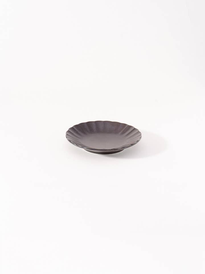 Chrysanthemum Plate Small for wholesale by LAKOLE