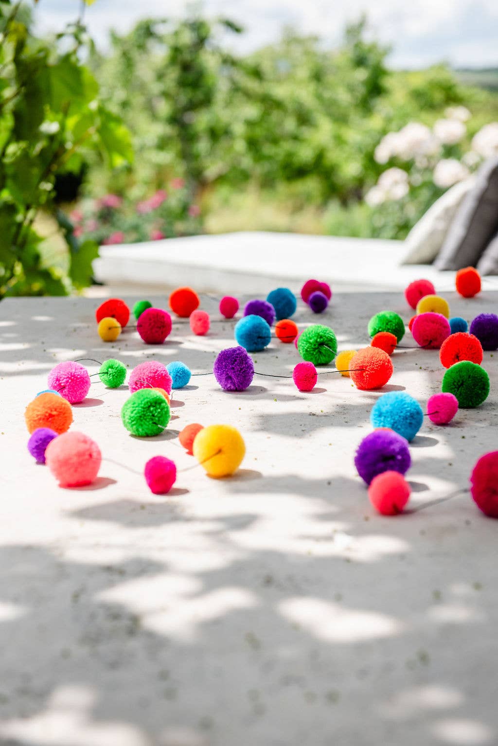 PomPom Galore – Arco de bandeirinhas por atacado – Fiesta Pom Garland4