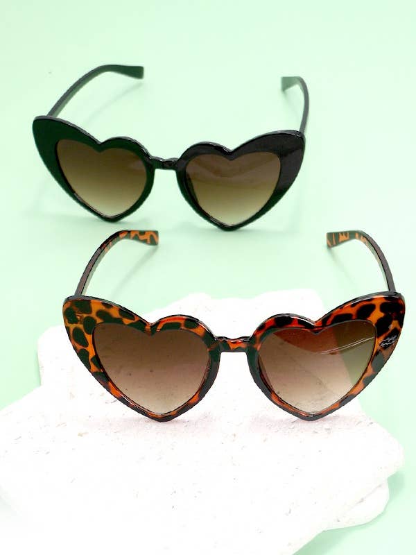 PREMIUM HEART FRAME SUNGLASSES | 40SG805 for wholesale by JOSSLYN by wall to wall