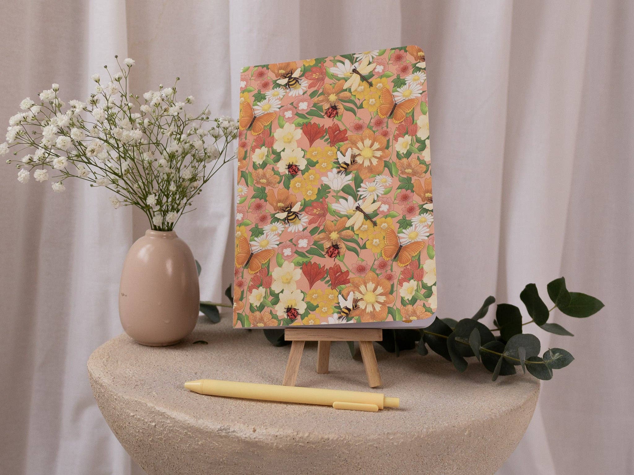 MellowApricotStudio – Engroshandel Notesbog – A5 Håndlavet Notesbog med Forårseng Design0