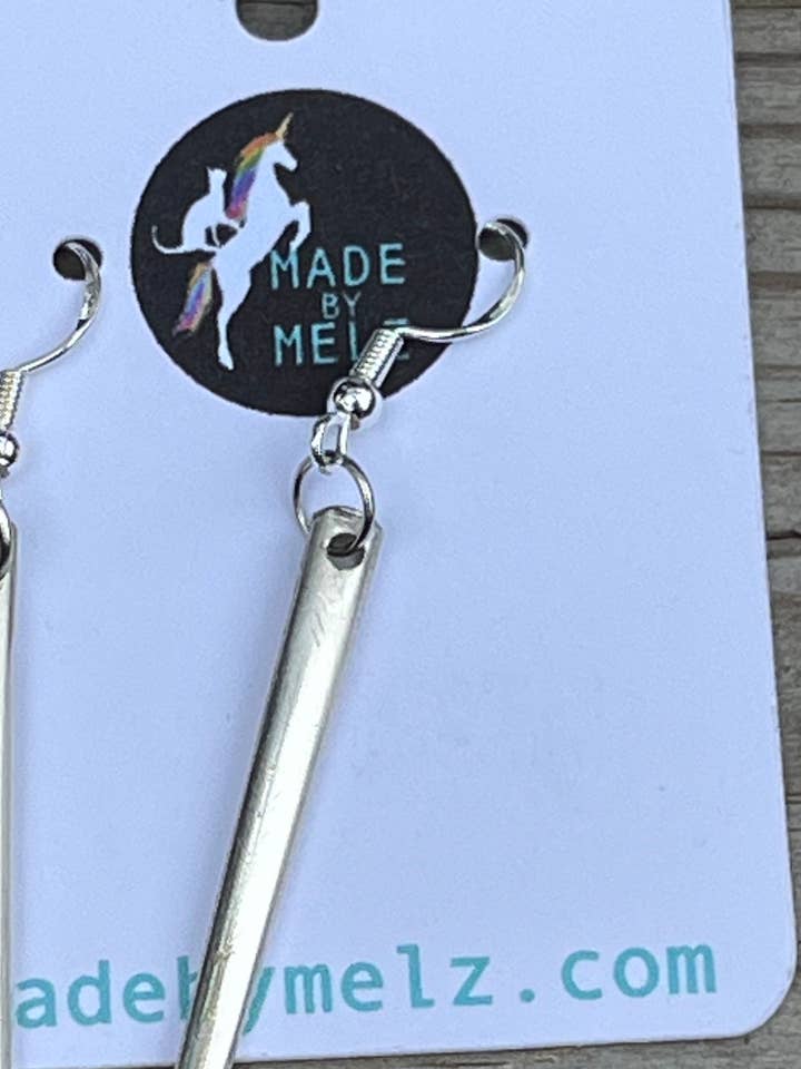 Boucles d'oreilles Fork Tine en métal argenté pour la vente par Made By Melz